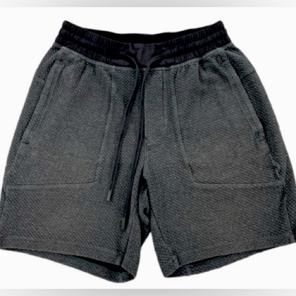 Lululemon Men’s At Ease Short, size XXL. Gray